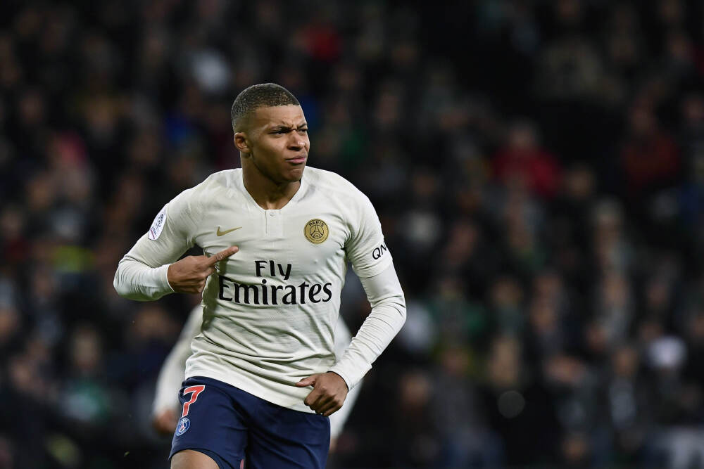 英超球队历史各项赛事最长连胜榜：曼城21场居首，维拉当前11连胜